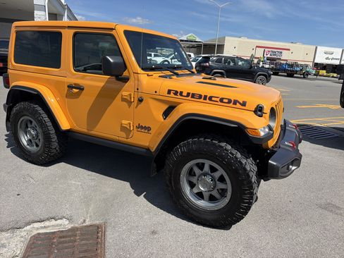 Used 2021 Jeep Wrangler Rubicon w/ Cold Weather Group AWD/4WD image 3