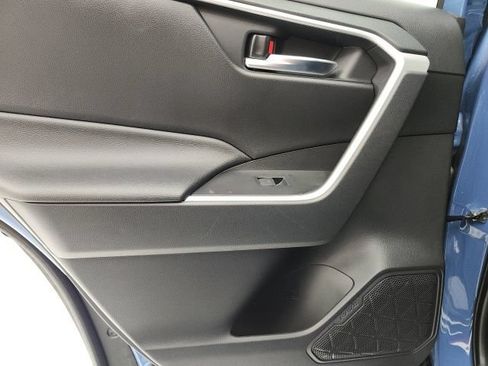 Certified 2025 Toyota RAV4 SE AWD/4WD image 9