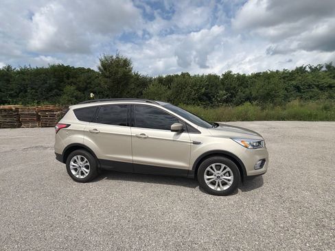 Used 2018 Ford Escape SEL AWD/4WD image 17