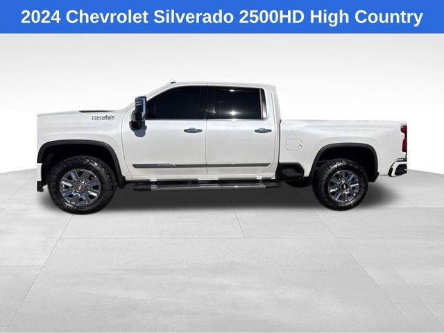 Used 2024 Chevrolet Silverado 2500 High Country w/ High Country Premium Package AWD/4WD image 2
