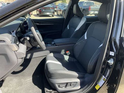 Used 2026 Toyota Camry SE w/ Multimedia Upgrade Package image 12