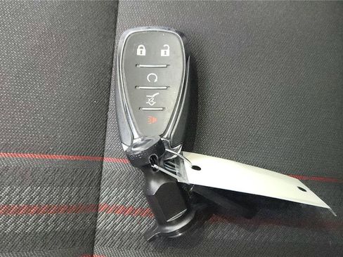 Used 2023 Chevrolet Equinox RS image 37