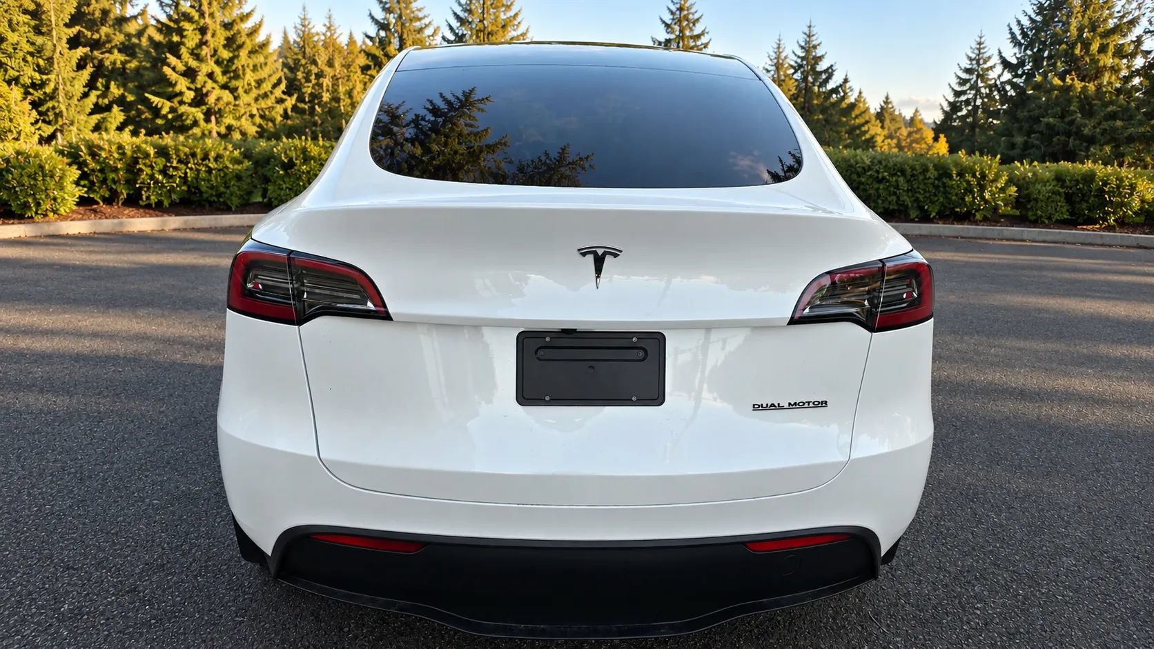 Used 2024 Tesla Model Y Long Range AWD/4WD image 4