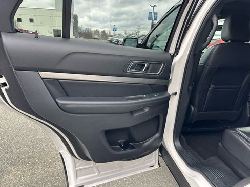 Used 2019 Ford Explorer XLT w/ Equipment Group 202A image 19