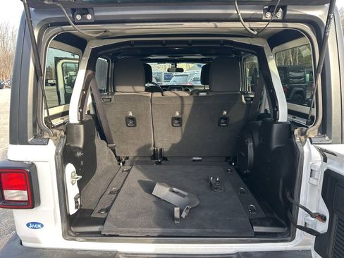 Used 2018 Jeep Wrangler Unlimited Sport S image 28