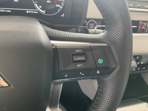 Used 2024 Mitsubishi Outlander SEL image 12