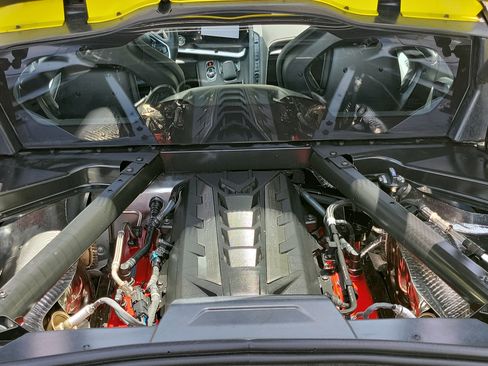 Used 2024 Chevrolet Corvette Stingray Coupe w/ 1LT RWD image 14