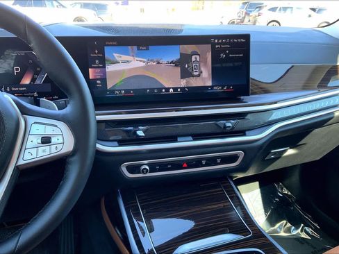 Used 2026 BMW X7 xDrive40i image 7