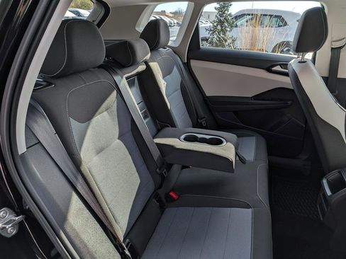 Certified 2025 Volkswagen Taos S image 15