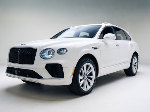 Used 2024 Bentley Bentayga image 7