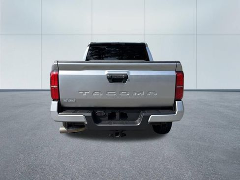 Used 2025 Toyota Tacoma SR5 AWD/4WD image 6