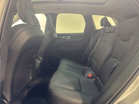 Used 2021 Volvo XC60 T5 Momentum w/ Premium Package AWD/4WD image 22