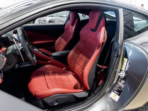 Used 2024 Ferrari Roma RWD image 33