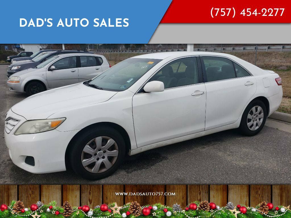 Used 2011 Toyota Camry LE FWD image 3
