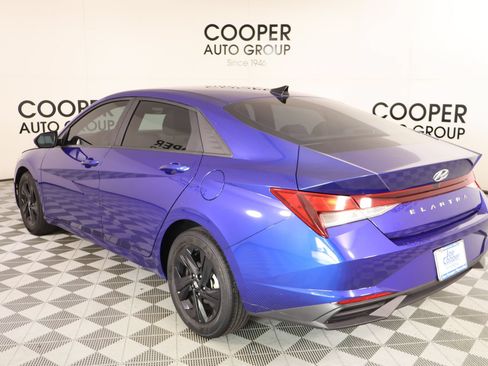 Used 2023 Hyundai Elantra SEL w/ Cargo Package FWD image 21