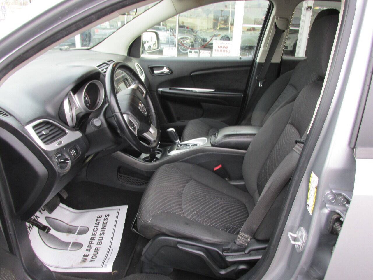 Used 2017 Dodge Journey SE w/ Flexible Seating Group FWD image 13