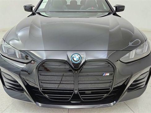 Used 2025 BMW i4 M50 w/ Premium Package image 8