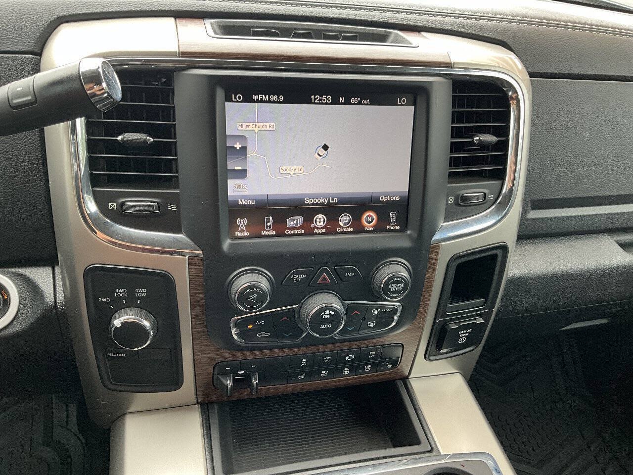 Used 2015 RAM 2500 Laramie w/ Convenience Group AWD/4WD image 22