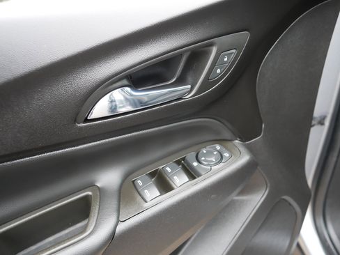 Used 2024 Chevrolet Equinox LT w/ LPO, Floor Liner Package image 19