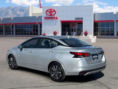 Used 2025 Nissan Versa SV FWD image 5