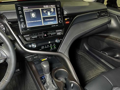 Used 2022 Toyota Camry SE w/ Audio Upgrade Package FWD image 32