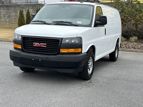 Used 2022 GMC Savana 2500 w/ Driver Convenience Package image 5