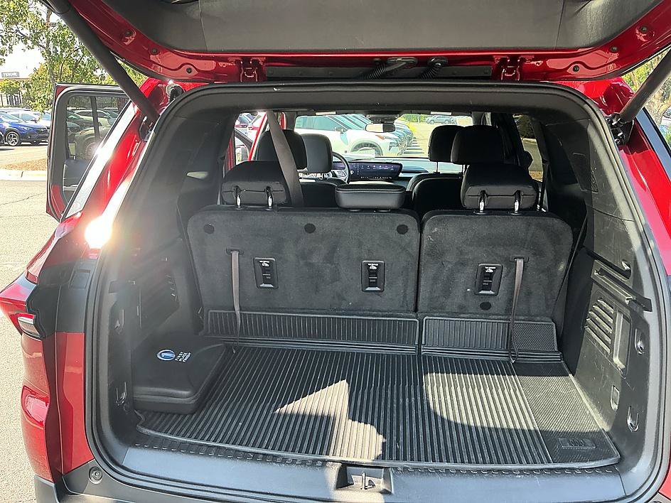 Used 2025 Buick Enclave Preferred FWD image 28