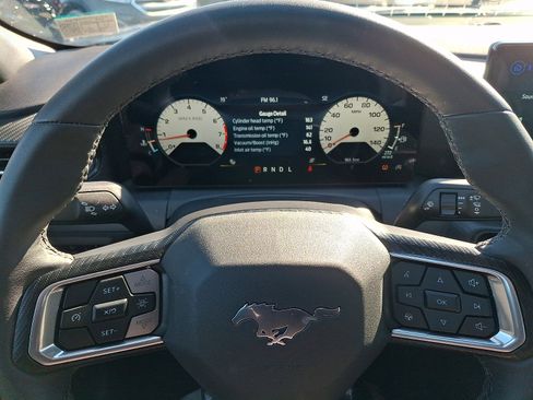 Certified 2025 Ford Mustang Coupe image 18