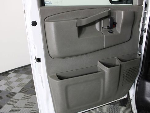 Used 2016 Chevrolet Express 3500 LT w/ LT Preferred Equipment Group image 13