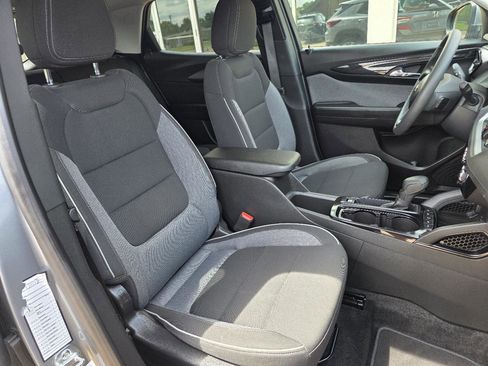 Used 2025 Chevrolet TrailBlazer LT AWD/4WD image 19