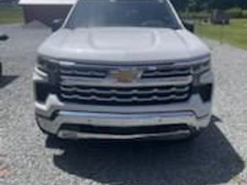 Used 2022 Chevrolet Silverado 1500 LTZ w/ LTZ Premium Package AWD/4WD image 2