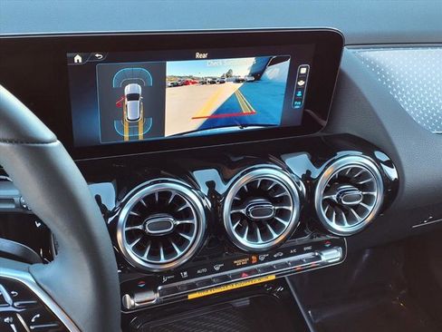 Used 2025 Mercedes-Benz GLA 250 4MATIC image 6