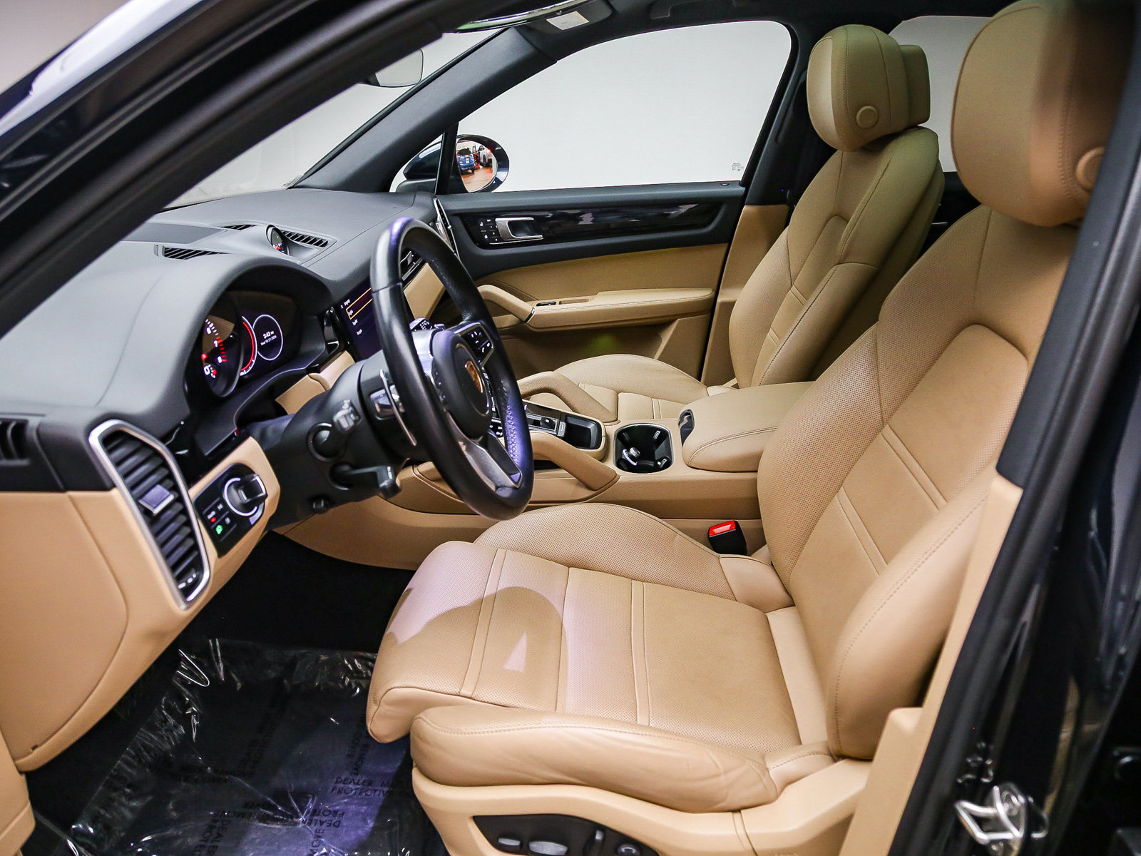 Certified 2023 Porsche Cayenne AWD/4WD image 22