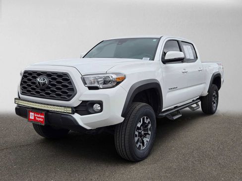 Certified 2022 Toyota Tacoma TRD Off-Road AWD/4WD image 9