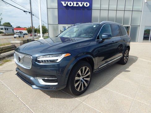 Certified 2025 Volvo XC90 B5 Core image 1