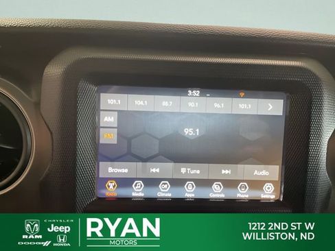 Used 2023 Jeep Gladiator Sport w/ Trailer Tow Package image 25