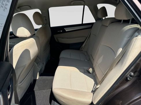 Used 2019 Subaru Outback 2.5i Premium w/ Popular Package #2 AWD/4WD image 28