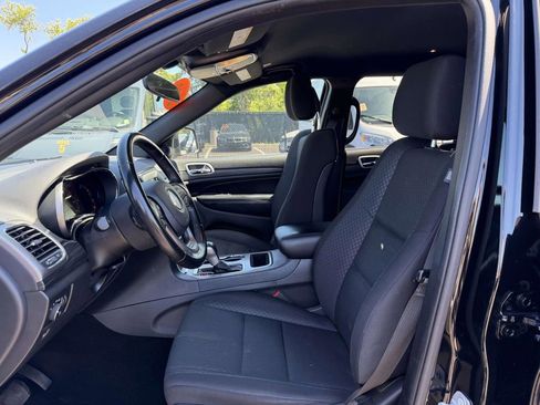 Certified 2020 Jeep Grand Cherokee Laredo AWD/4WD image 19