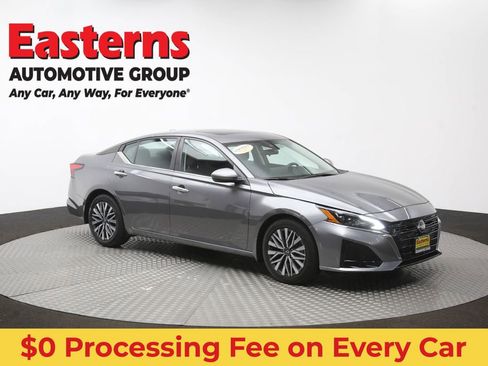 Used 2023 Nissan Altima 2.5 SV w/ SV Premium Package FWD image 48