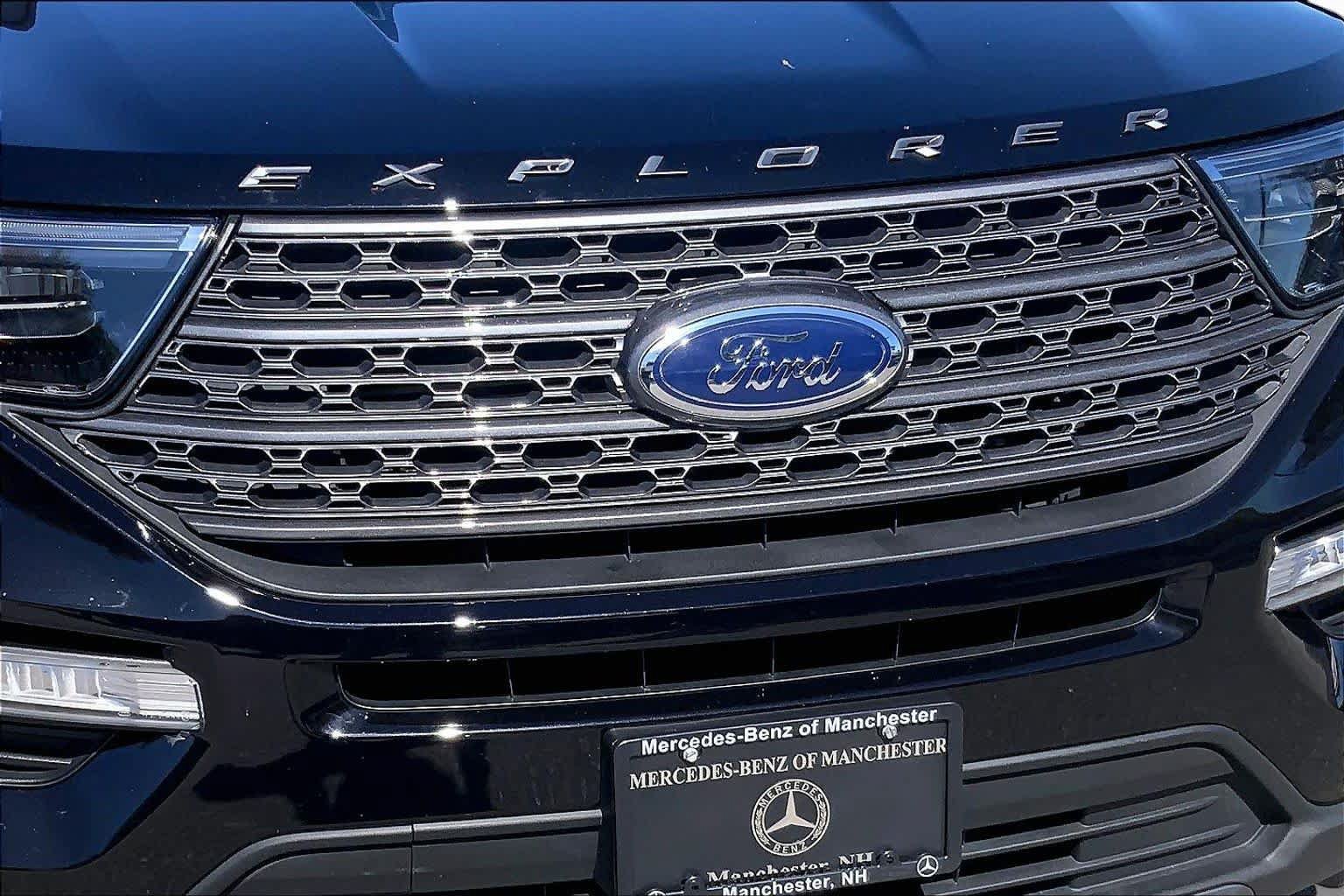 Used 2022 Ford Explorer XLT w/ Equipment Group 202A AWD/4WD image 30