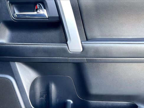 Used 2020 Toyota 4Runner SR5 Premium image 20