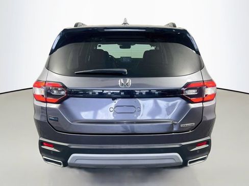 Used 2024 Honda Pilot Touring image 7