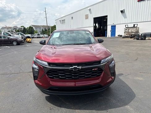 Used 2024 Chevrolet Trax RS w/ Driver Confidence Package FWD image 46