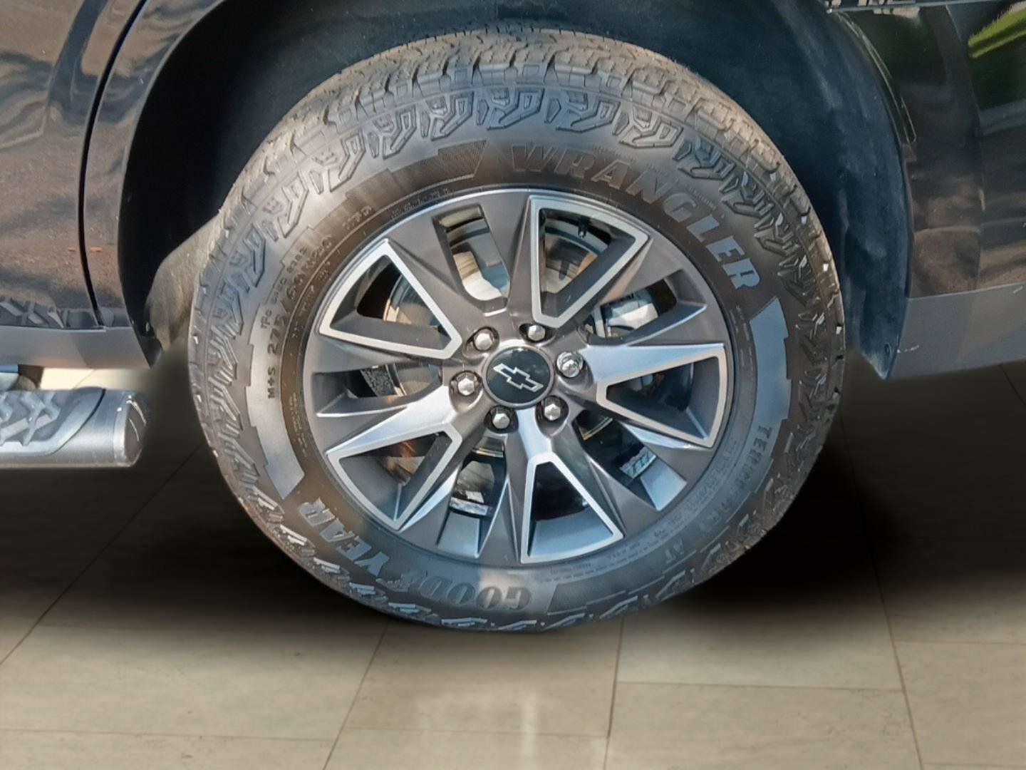 Used 2024 Chevrolet Tahoe Z71 w/ Luxury Package AWD/4WD image 11