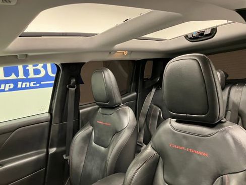 Used 2018 Jeep Renegade Trailhawk image 33