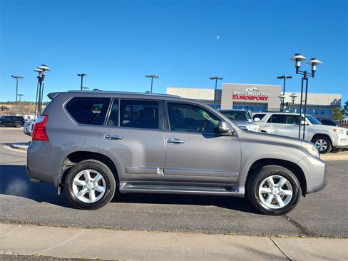 Used 2011 Lexus GX 460 Premium image 3
