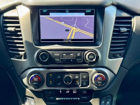 Used 2018 Chevrolet Suburban LT AWD/4WD image 17
