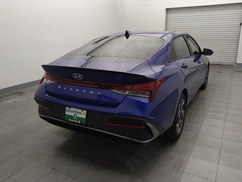 Used 2025 Hyundai Elantra Sport FWD image 7