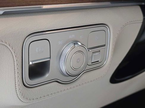 New 2026 Mercedes-Benz GLS 580 4MATIC image 26