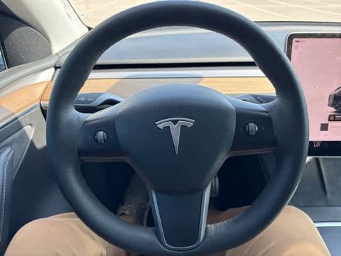 Used 2022 Tesla Model Y Performance image 13